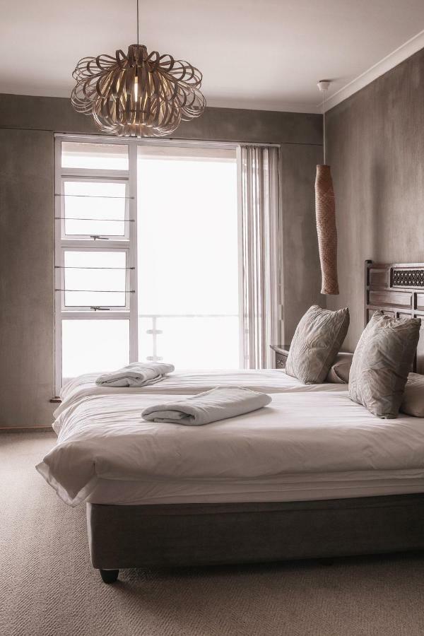Blue Pearl - Situated Right On The Beach Свакопмунд Экстерьер фото